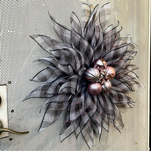 Buffalo Plaid Flower Wreath w/Interchangeable Centers/ FREE SHIPPING - Picture 3 of 7